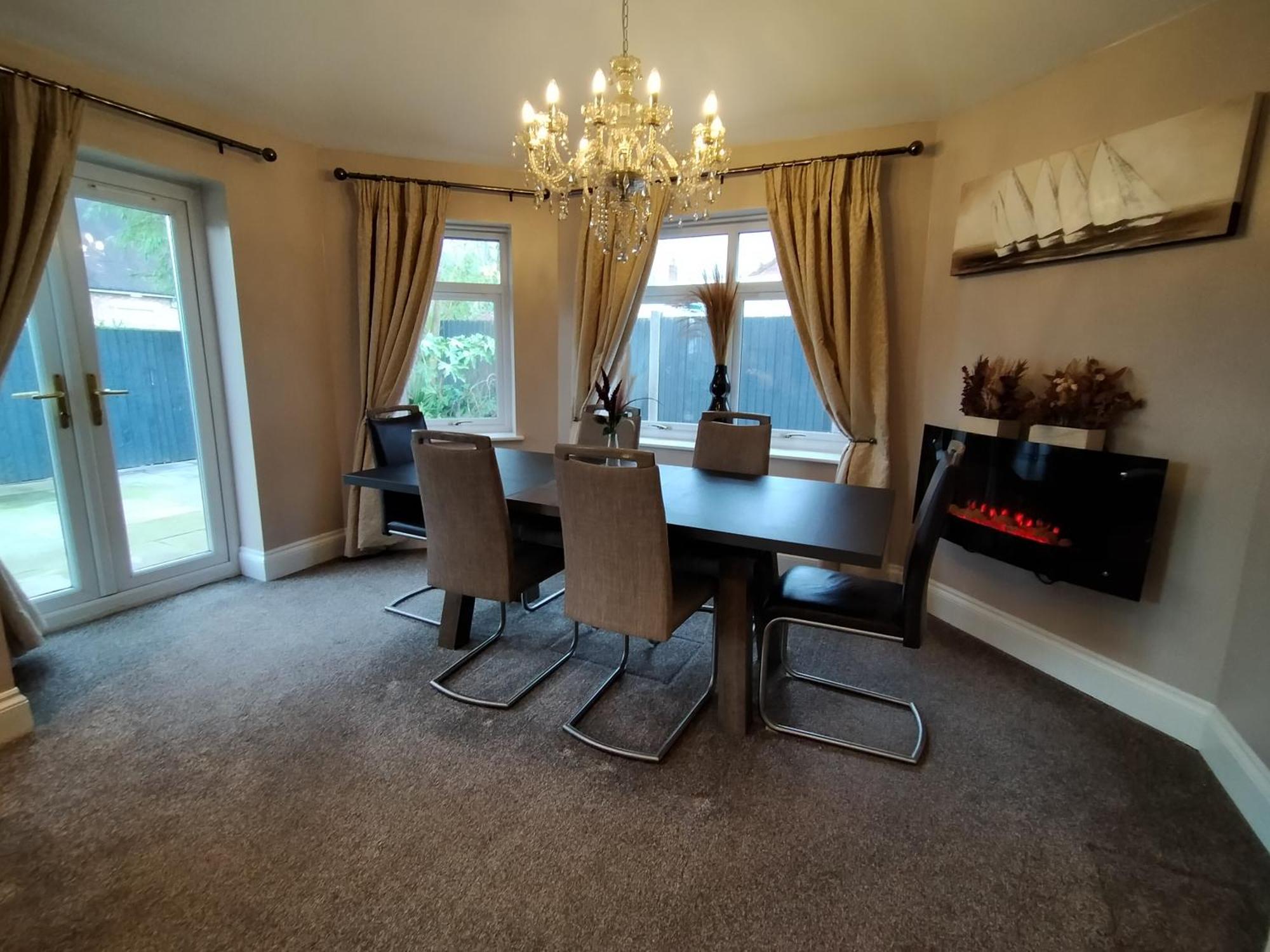 Sirius House - Sleeps 7, Driveway, Garden Crewe Exterior foto