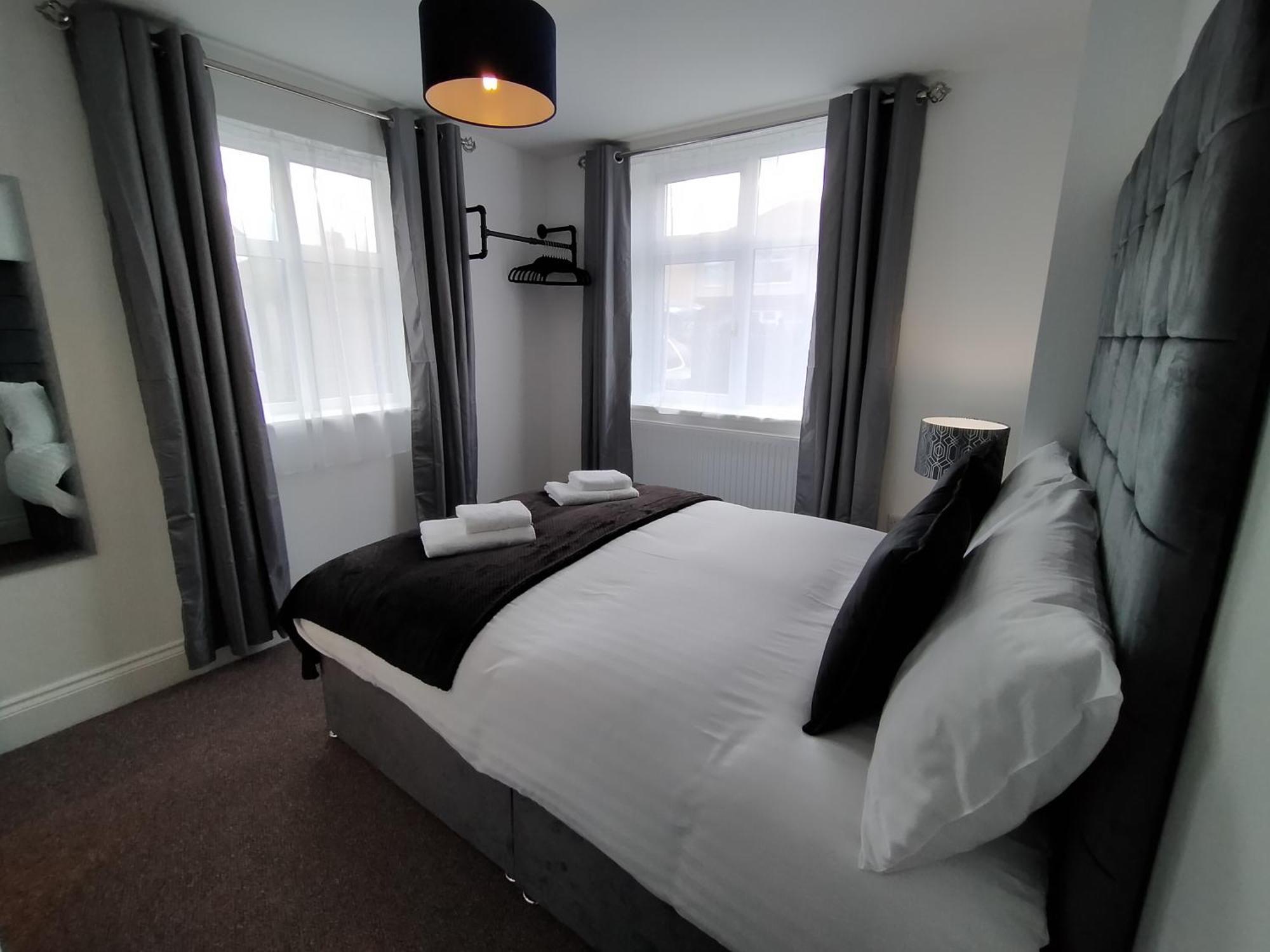Sirius House - Sleeps 7, Driveway, Garden Crewe Exterior foto