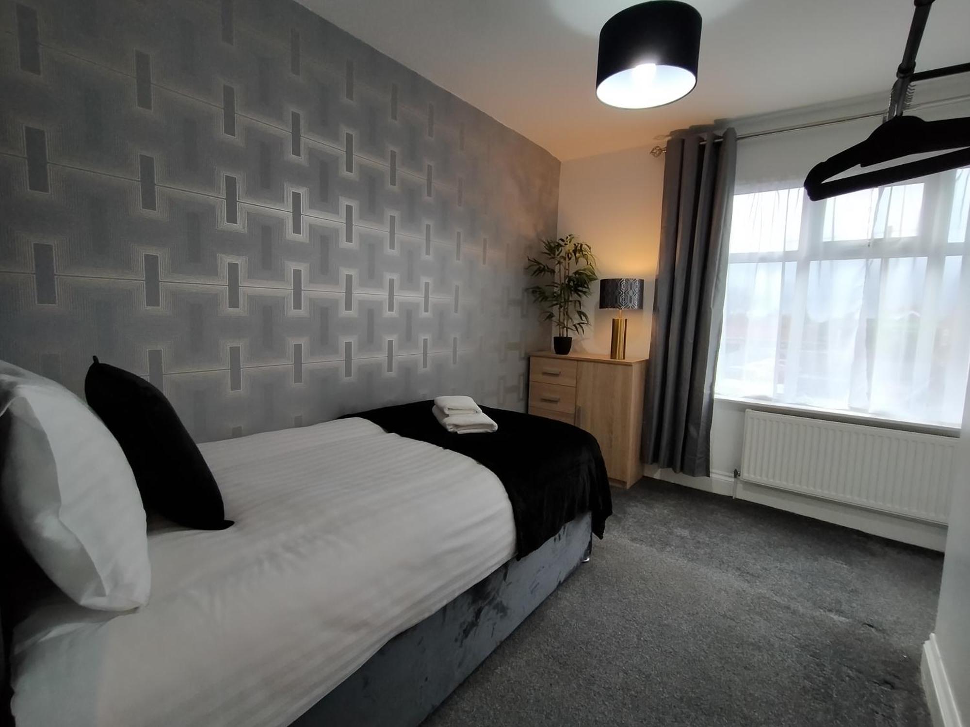 Sirius House - Sleeps 7, Driveway, Garden Crewe Exterior foto