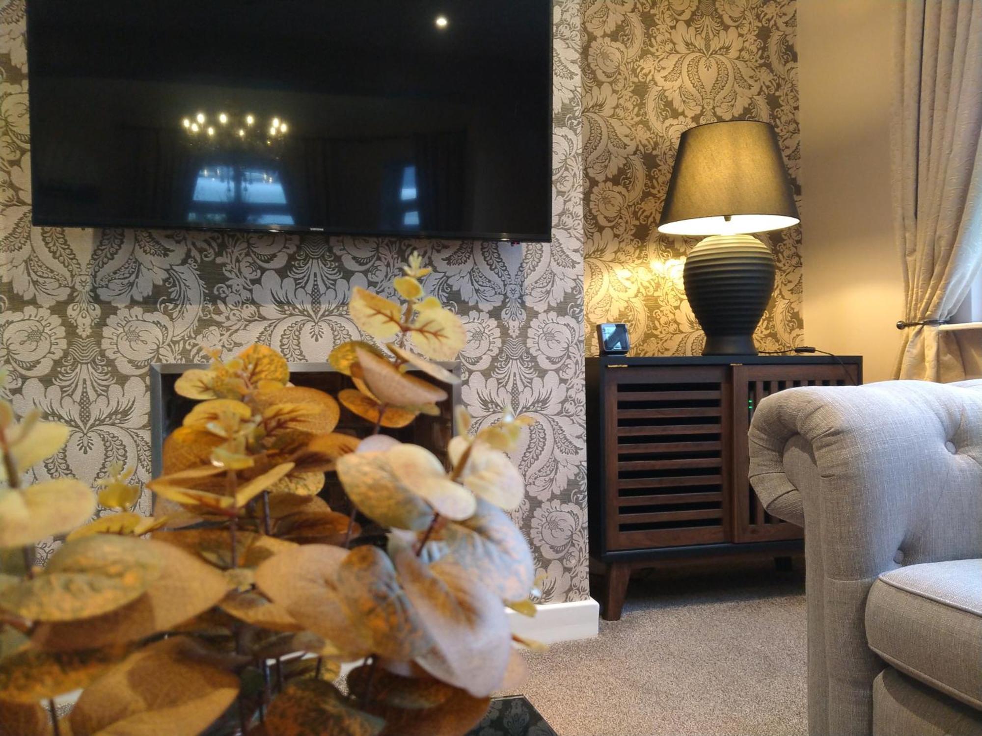 Sirius House - Sleeps 7, Driveway, Garden Crewe Exterior foto